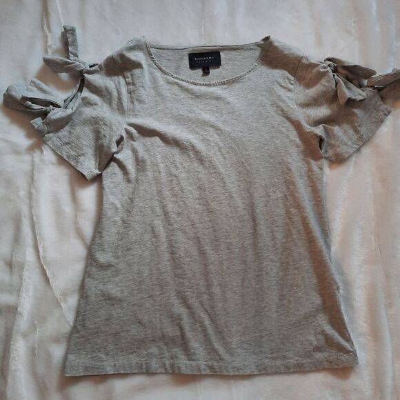 Banana Republic Limited Edition Bow Sleeved T Shirt - Picture 7 of 9